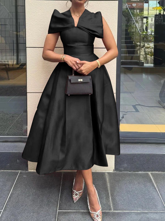 A-line High Waisted Pleated Solid Color V-neck Midi Dresses